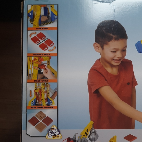 Paw Patrol Rubble & Crew Bark Yard Crane Tower Set with Action Figure & Vehicle - Picture 8 of 9